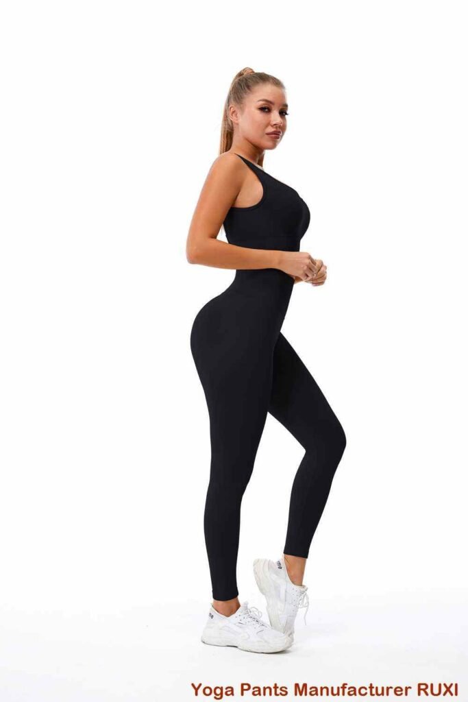 Zwarte yogatop Stijlvol comfortabel en ademend RUXI nl660