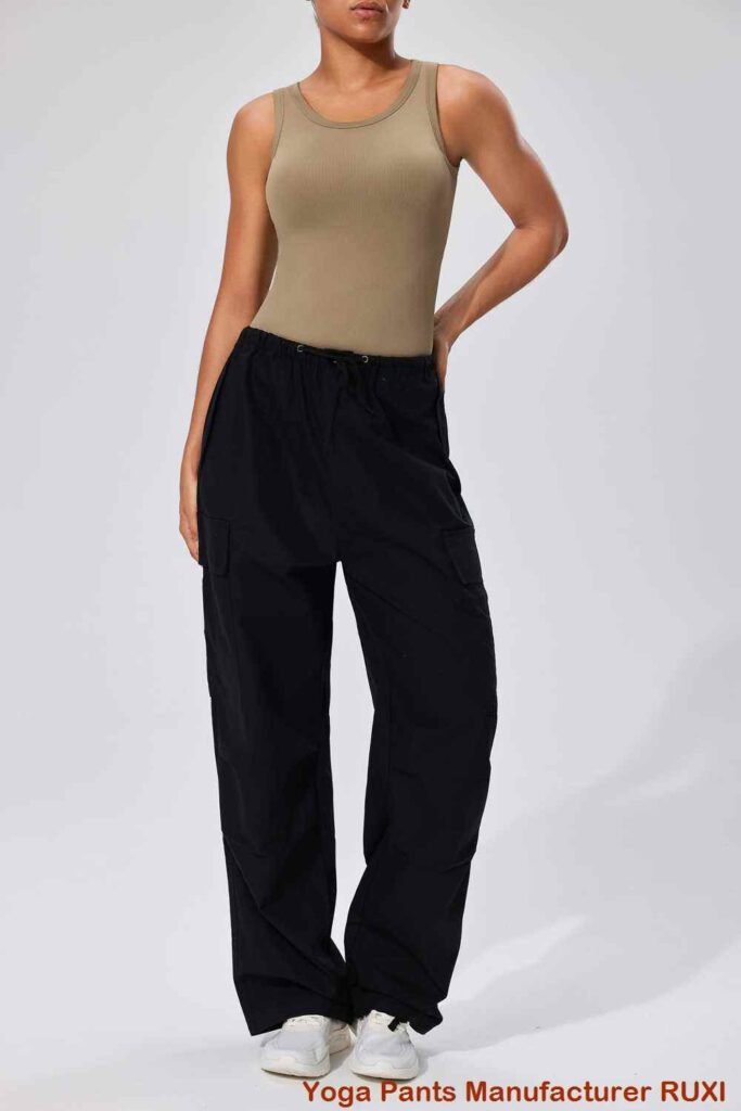 Marineblauwe sportshort voor dames comfortabel stijlvol