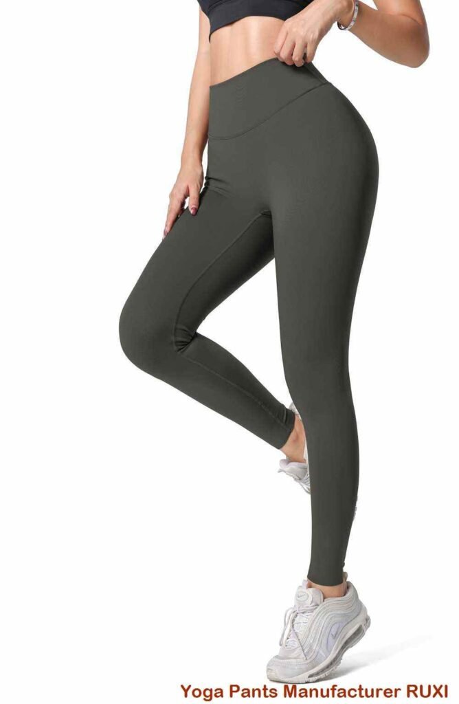 Zwarte broek met elastische taille voor comfort RUXI nl549